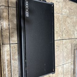 Kicker CXA800.1 Amplifier 