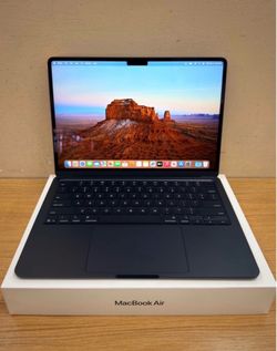 APPLE MACBOOK AIR 13” 2025 (CHECK DESCRIPTION FOR MORE INFO)