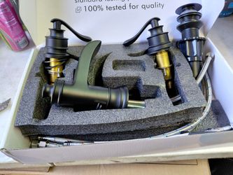 Bwe 8" Widespread Bathroom Sink Faucet With Drain In Matte Black