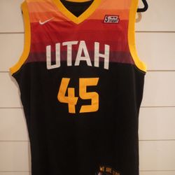 Donavan Mitchel Utah Jazz Jersey Size Large 