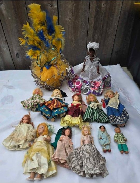 DOLLS ANTIQUE 22 TOTAL