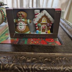 Vintage Salt And Pepper Shakers 