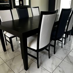 EXTENDABLE SOLID WOOD DINING SET W TABLE & 6 CHAIRS MADE IN CANADA - delivery is negotiable
