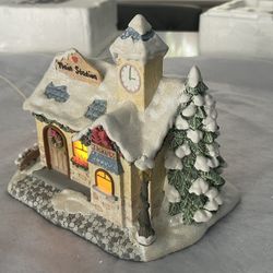 Vintage 2001 Precious Moments Hawthorne Village Precious Rails Train Station Lamp