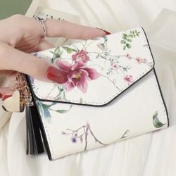 BEAUTIFUL WALLET HOLDS CREDIT CARDS, Etc With Coin Pocket
