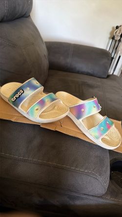 Girls crocs