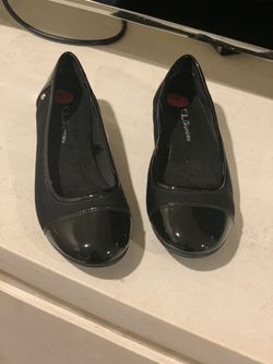 Black flats for women