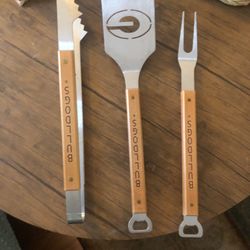 Grilling Utensils. Georgia Bulldogs