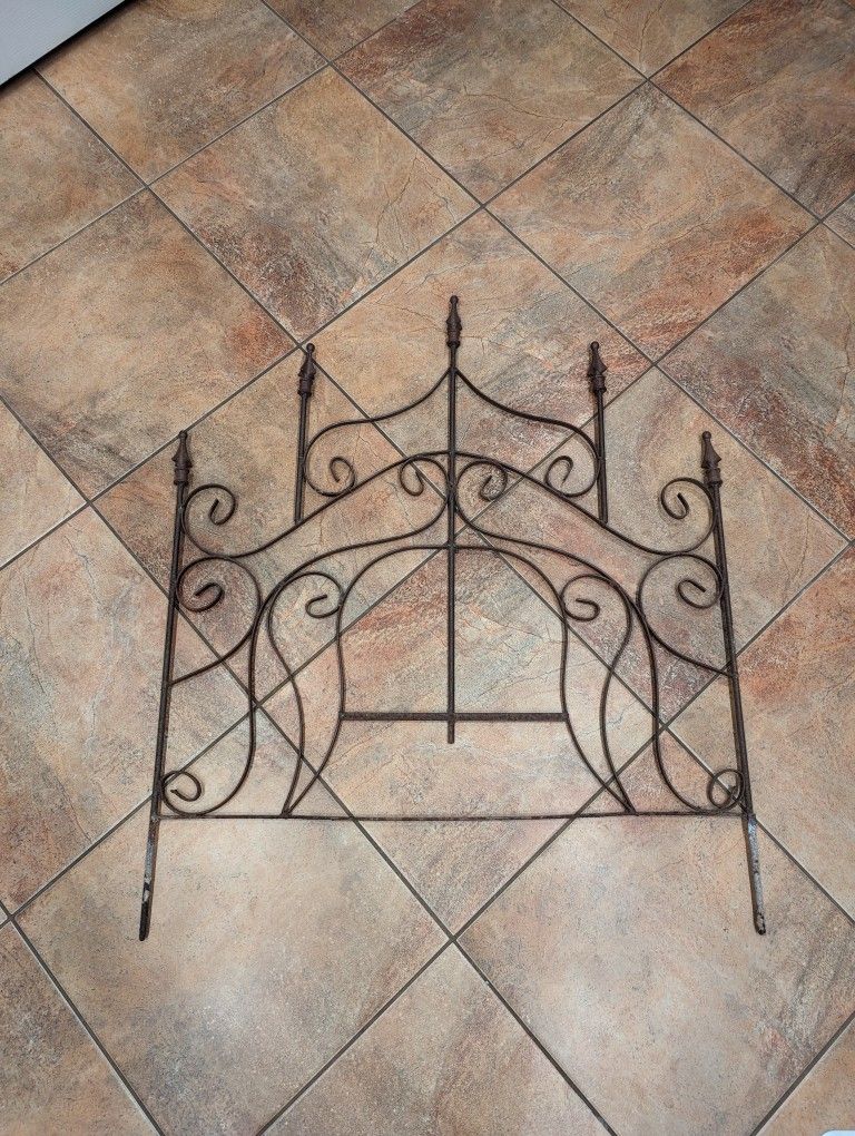 Antique Rustic Brown Wrought Iron Garden Fence - Metal Edging - Wall Decoration