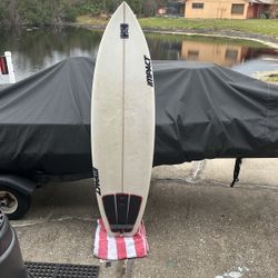 Impact Surfboard 5’11” 