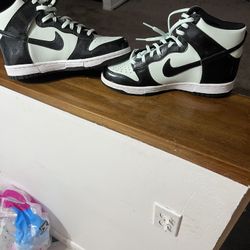Nike Dunks 