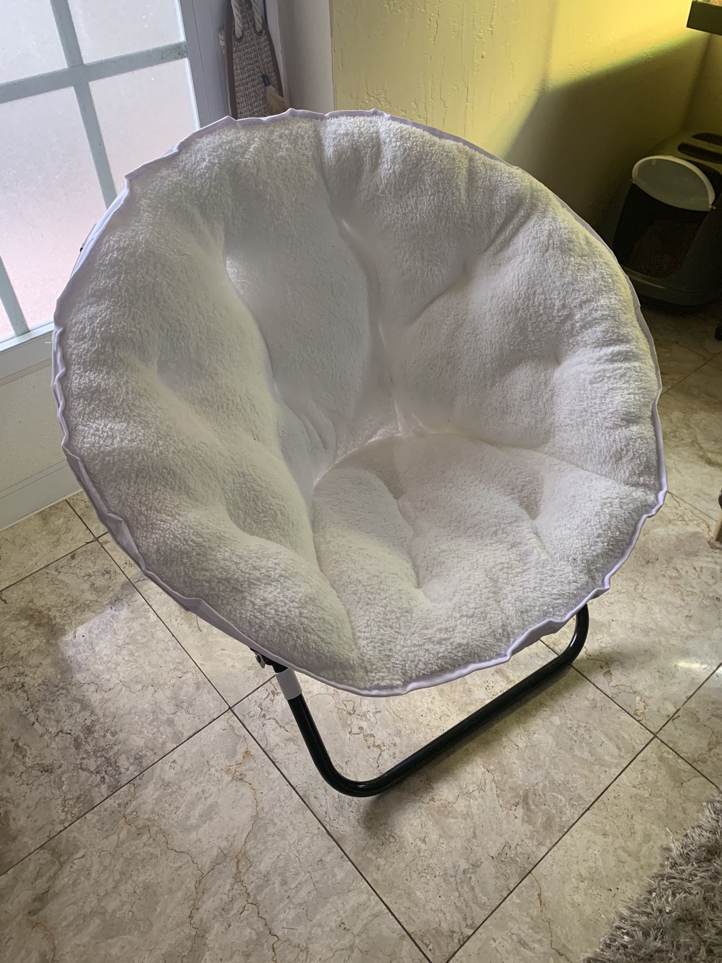 WHITE FLUFFY SAUCER CHAIR for Sale in Fort Lauderdale, FL OfferUp