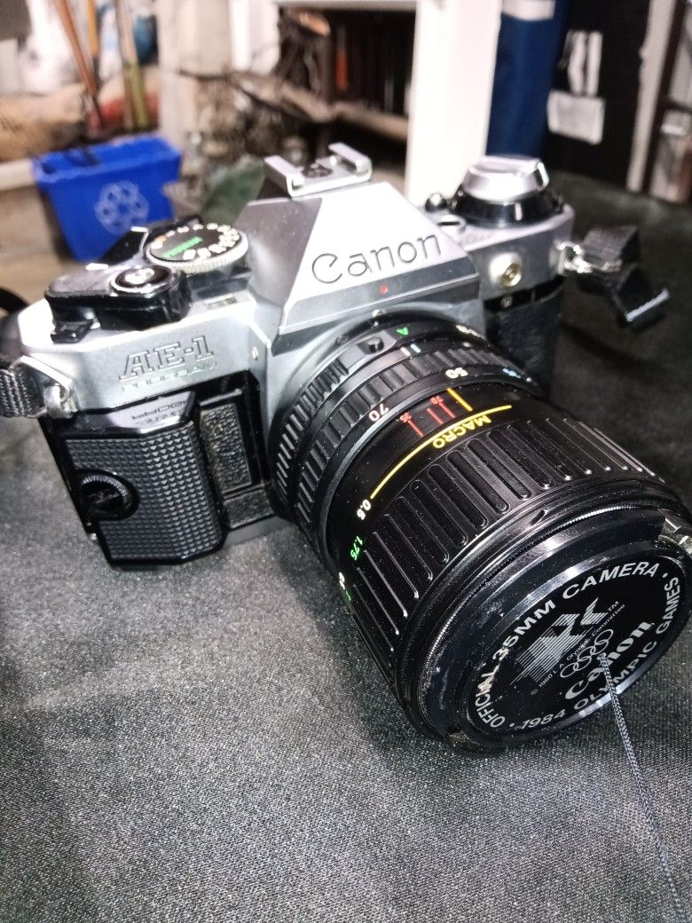 Canon AE-1