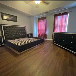 Black King / Queen Bedroom Set With Rhinestones 4piece Set 
