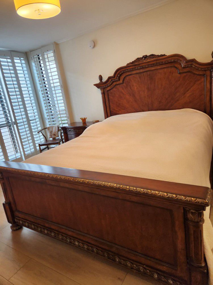 High End Solid Wood Cal King  Bedroom Set Large Dresser With Mirror And Two Night Stands. In Great Condition 