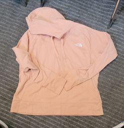 Woamns north face hoodie