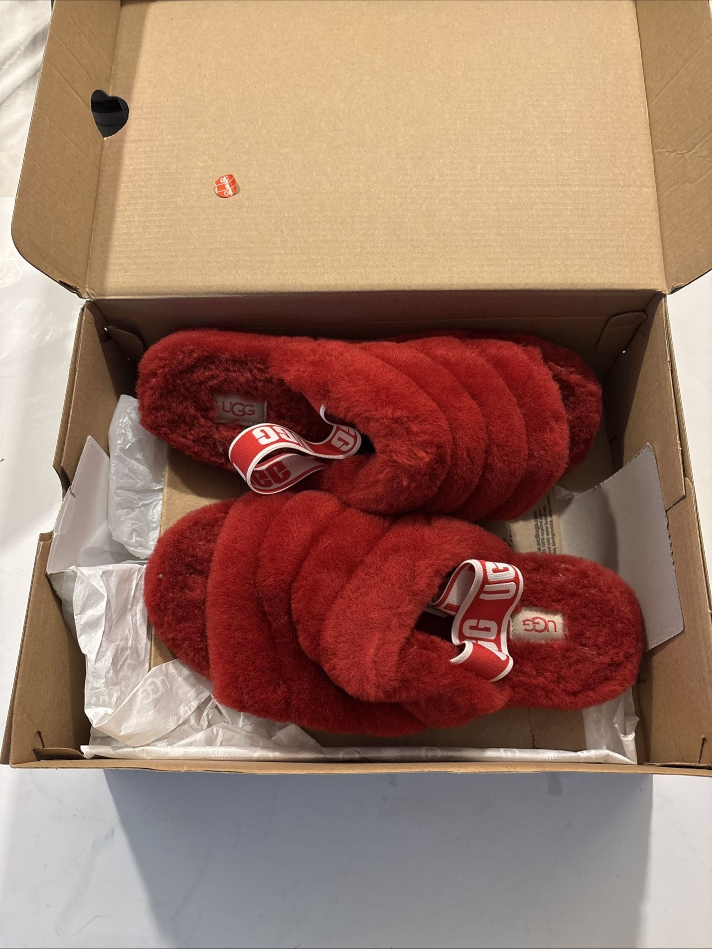 Ugg Women's Fluff Yeah Slide slippers/Red/size 9