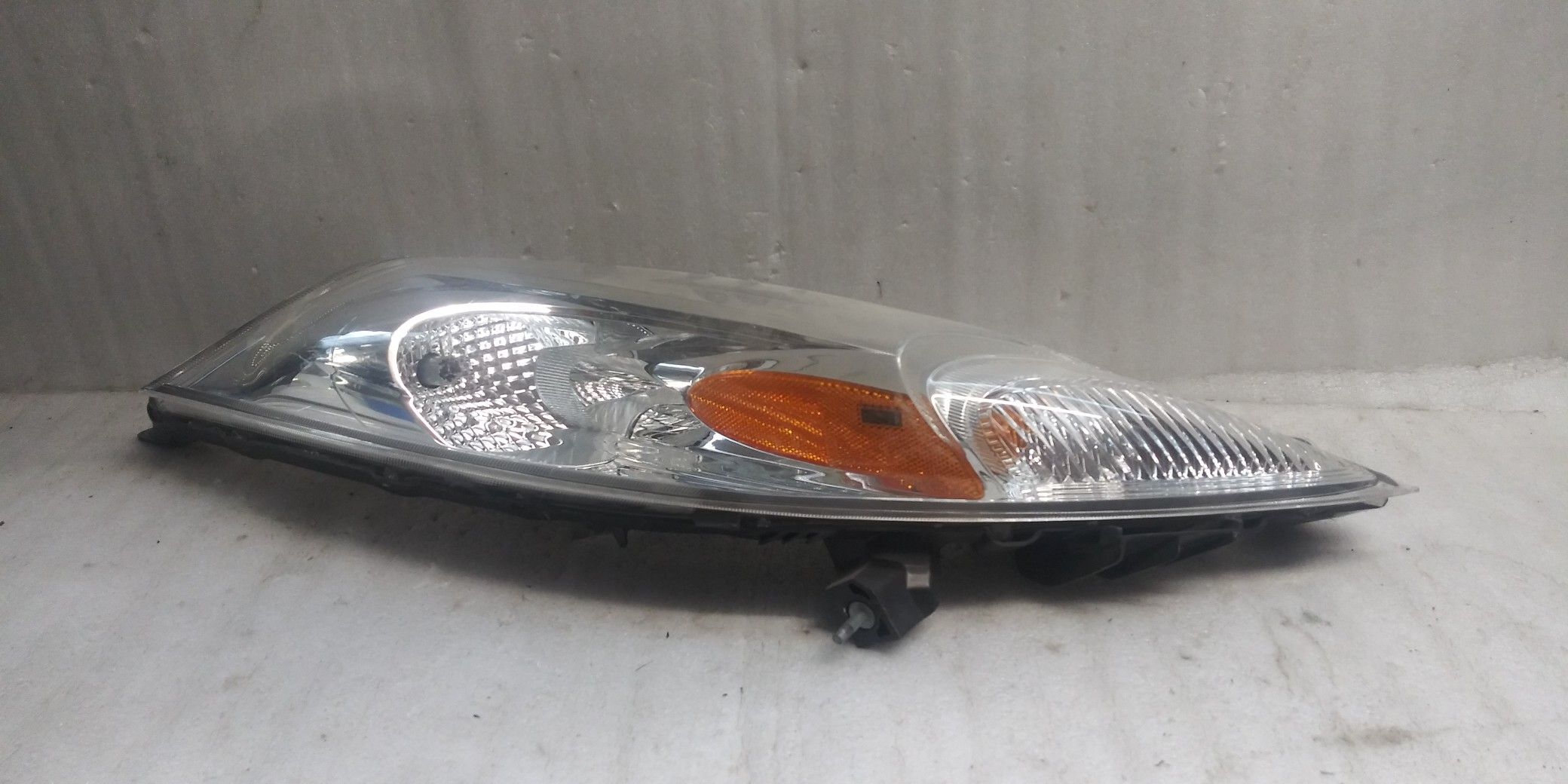 2010 2017 Nissan Juke headlight