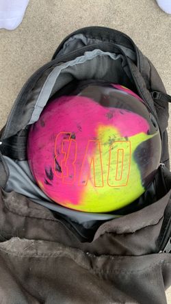 DV8 Bowling ball