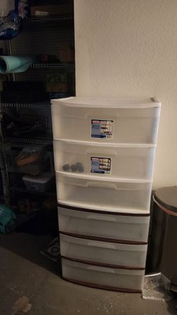 Free 2 plastic drawers