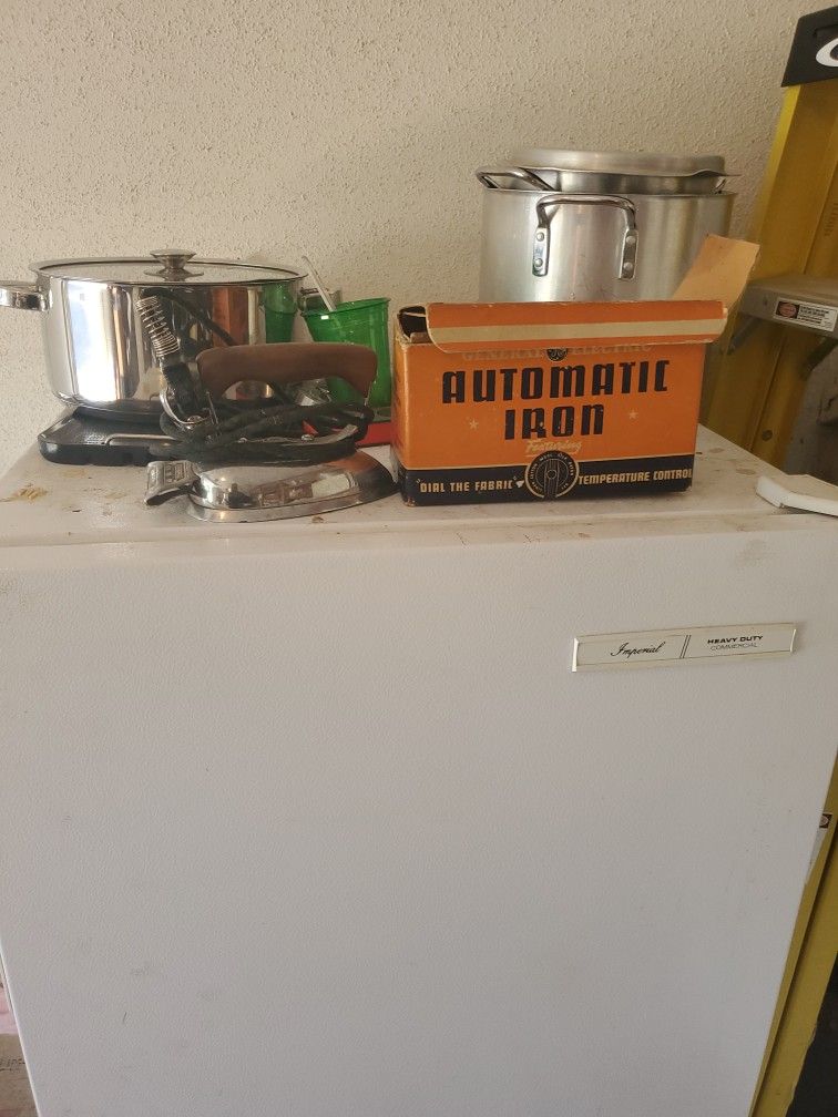 Vintage GE Iron