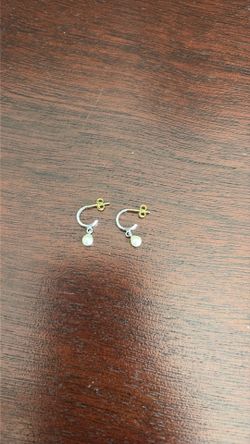 Silver earring with pearls