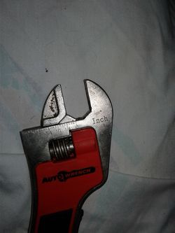 BLACK AND DECKER AUTOMATICWRENCH ( IT ACTUALLY WORKS) $10 for Sale in  Riverside, CA - OfferUp