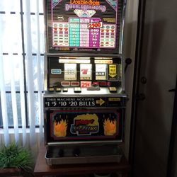 IGT S-Plus Slot Machine 