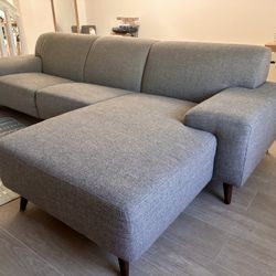 Sofa With Chaise 