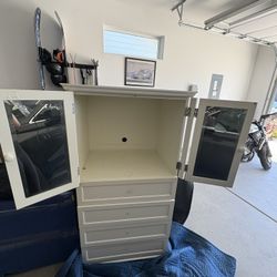 White Chest Of Drawers