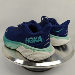 Size 5.5 US Women's Hoka Arahi 6 running shoes