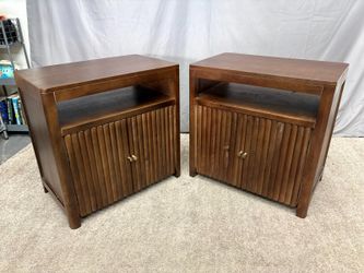 PEACHTREE HOME ACCENTS Dark Wood Rustic Contemporary Flutted Nightstand (Set of 2)