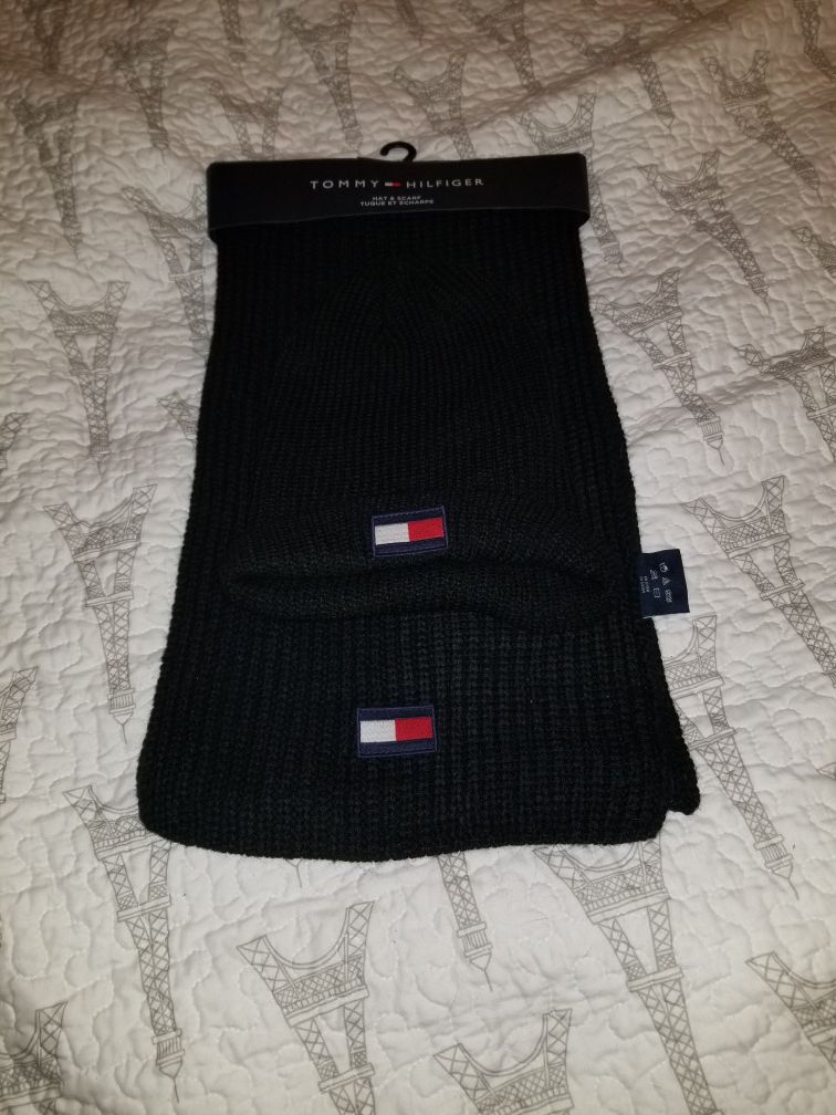 NEW $80 TOMMY HILFIGER BLACK THICK KNIT LOGO WINTER BEANIE HAT & SCARF GIFT SET