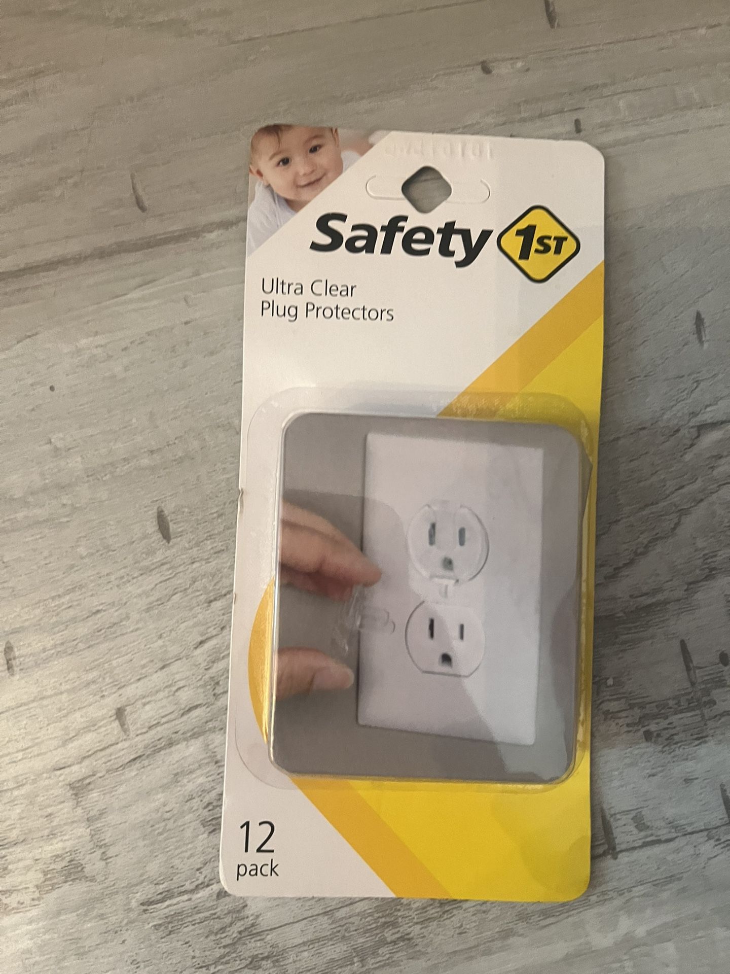 Safety 1st Choosing Proofing Kits. Plug And Door Knob And Cabinet Protectors