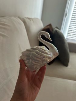 BBW swan soap holder