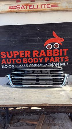 2025 RAM Laramie Grille OEM 2026