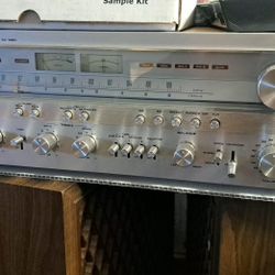 Pioneer   SX-1050 Vintage Stereo Receiver. 