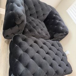 Black Couch With Ottoman 