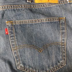 LEVIS 501 MENS SIZE 40×32 LOCATED IN PORTERVILLE