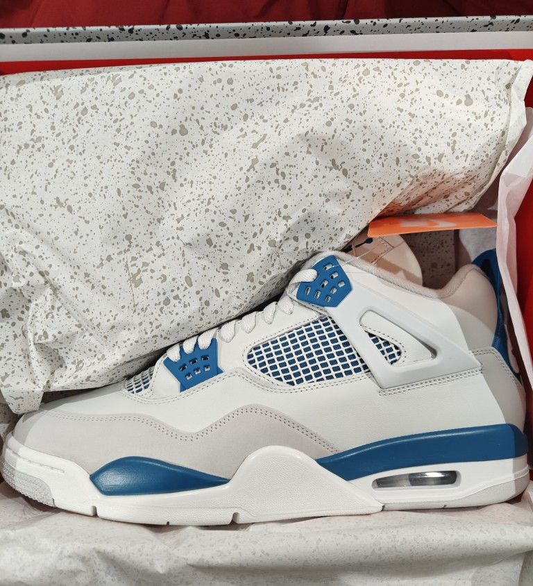 Air Jordan 4 Retro (Military Blue)