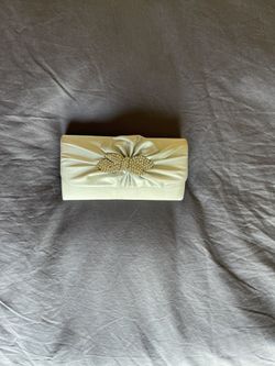 WOMEN’S BEADED CLUTCH