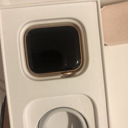 Apple Watch S5 40mm GPS Gold And Pink Band!