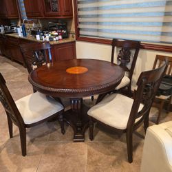 Kitchen Table And 4 Chairs 