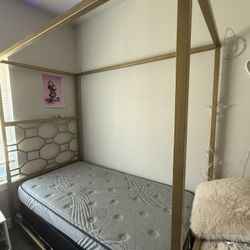 Twin Size Canopy Bed Frame +mattress and box spring