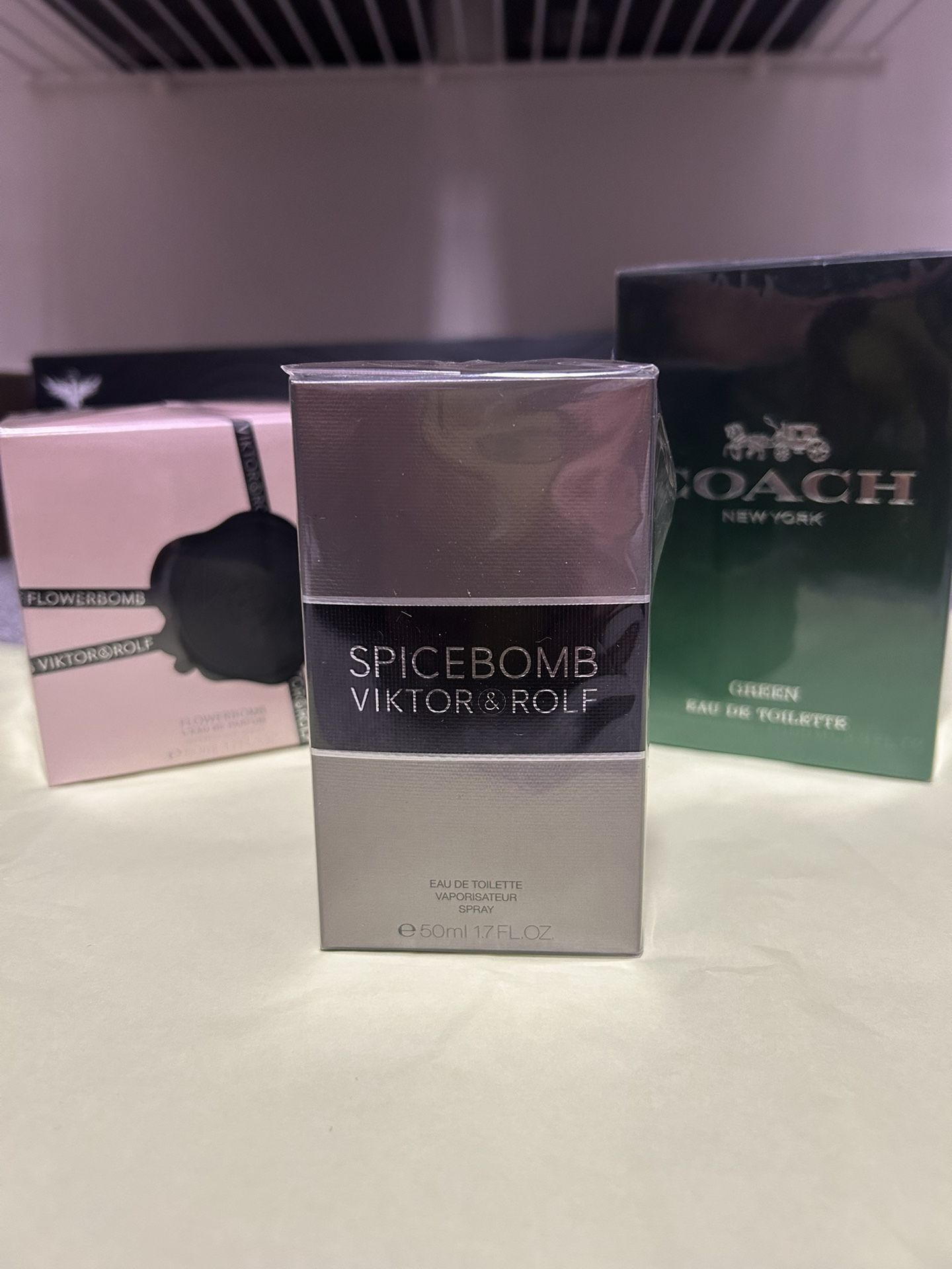 viktor and rolf spicebomb toillete 50ml (Brand new in sealed box)