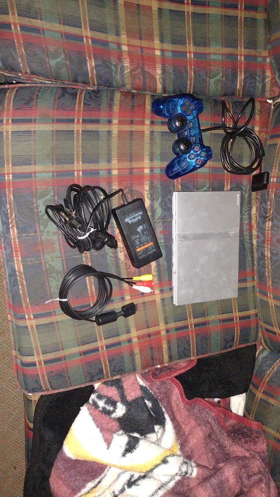 Silver Sony PlayStation 2 PS2 Slim SCPH-79001 Console With Controller & Cords