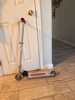 Razor scooter