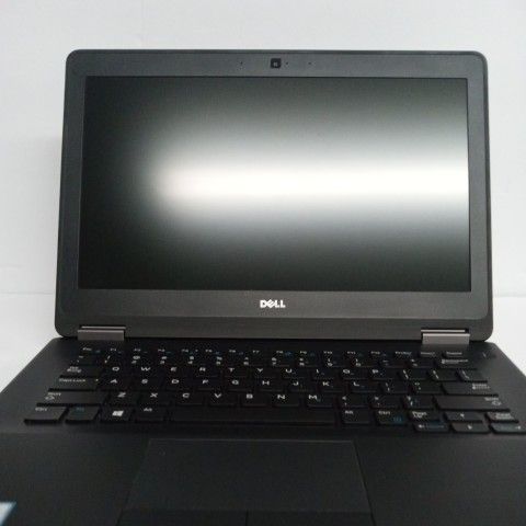 Dell 12.5 " Laptop E7270 I5 2.4GHz 8GB 256 GB SSd