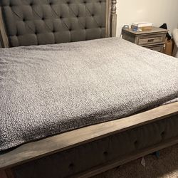 Charleston Heavy Duty bedrokm set