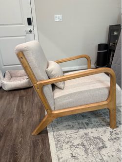 Accent chair